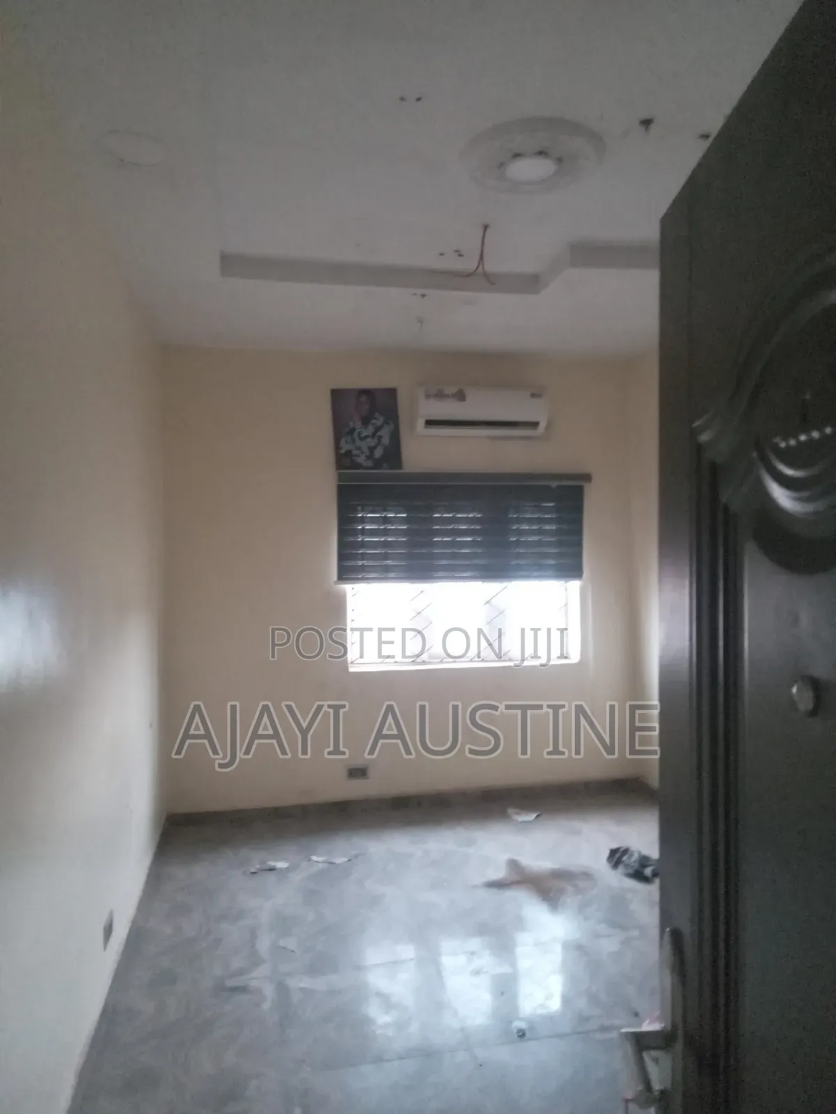 Office to Let at Gbagbalogun Road Nearby State Hospital in Akure