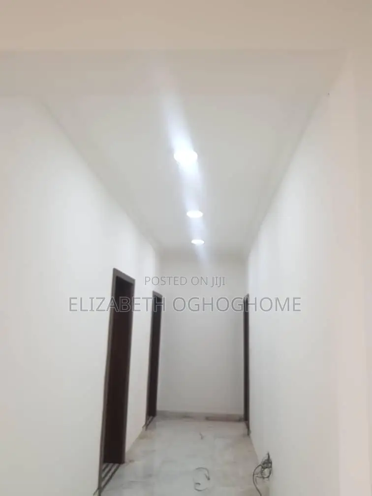 3bdrm Apartment in Ademola Adetokunbo for rent in Ademola Adetokunbo