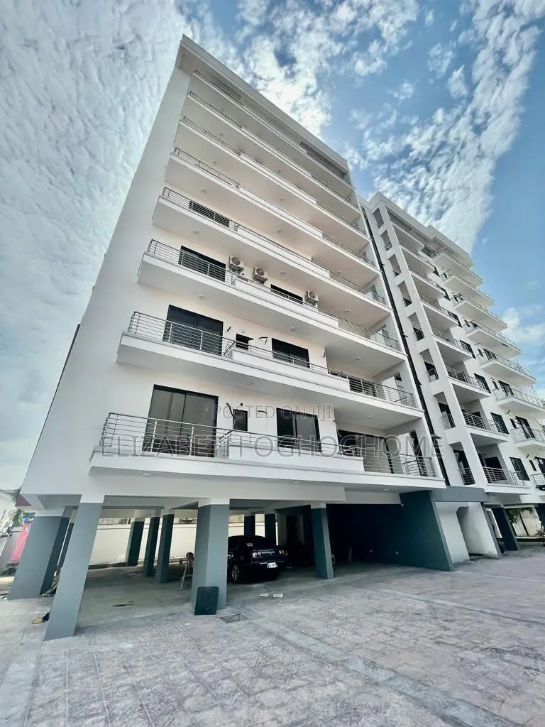 3bdrm Apartment in Ademola Adetokunbo for rent in Ademola Adetokunbo