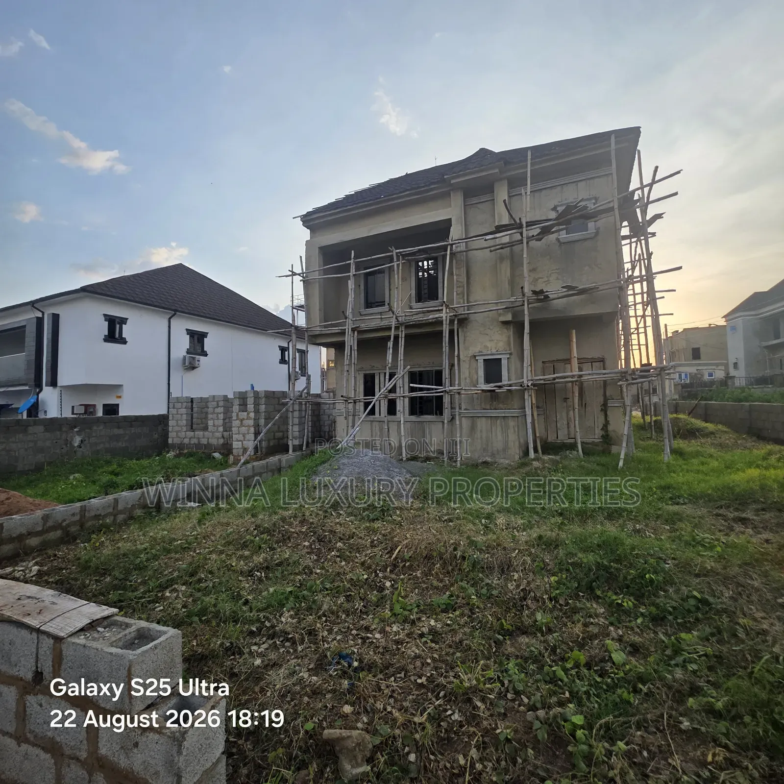 4bdrm Duplex in Nuga Luxury, Lugbe District for sale in Lugbe District