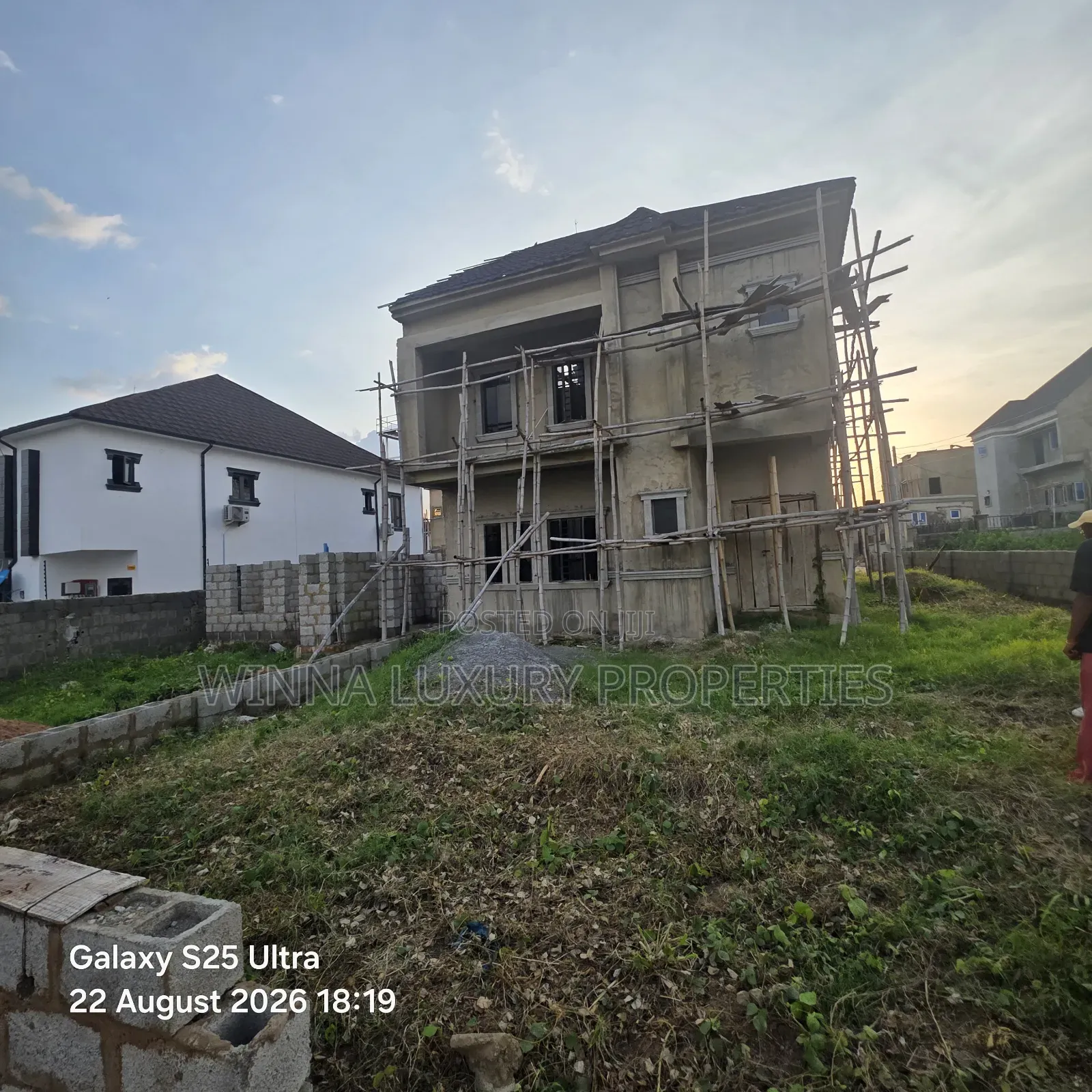 4bdrm Duplex in Nuga Luxury, Lugbe District for sale in Lugbe District