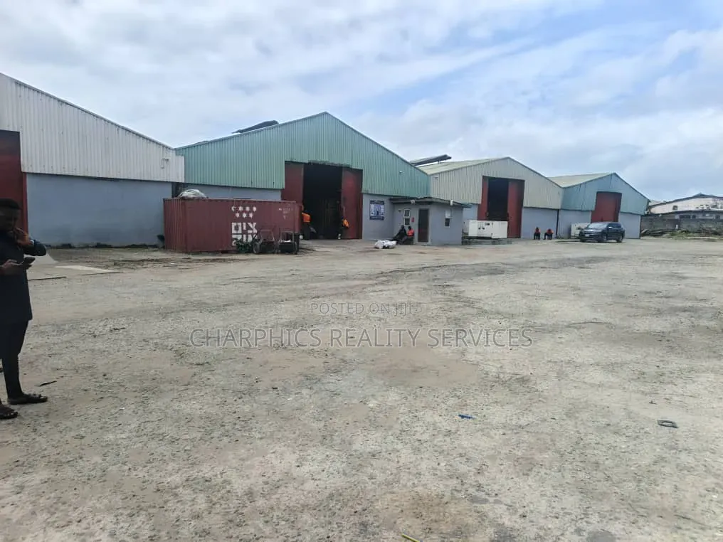 5 Bay Warehouse At,Alakija in Satelite Town