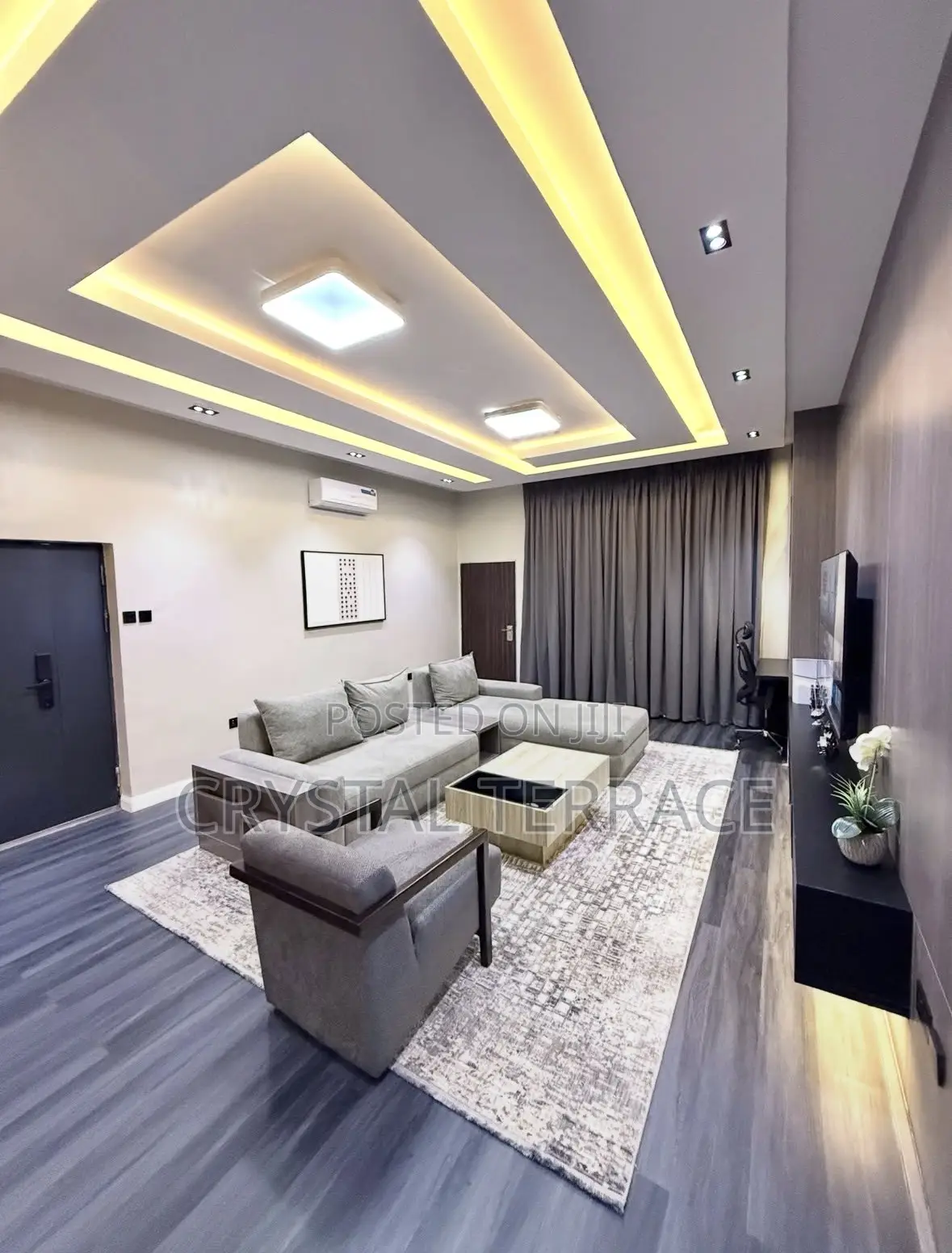 Luxurious One Bedroom at Admiralty Way in Lekki Phase 1
