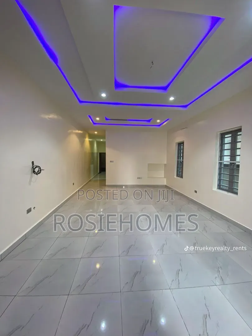 4bdrm Duplex in Oral Estate, Lekki Phase 1 for rent in Lekki Phase 1