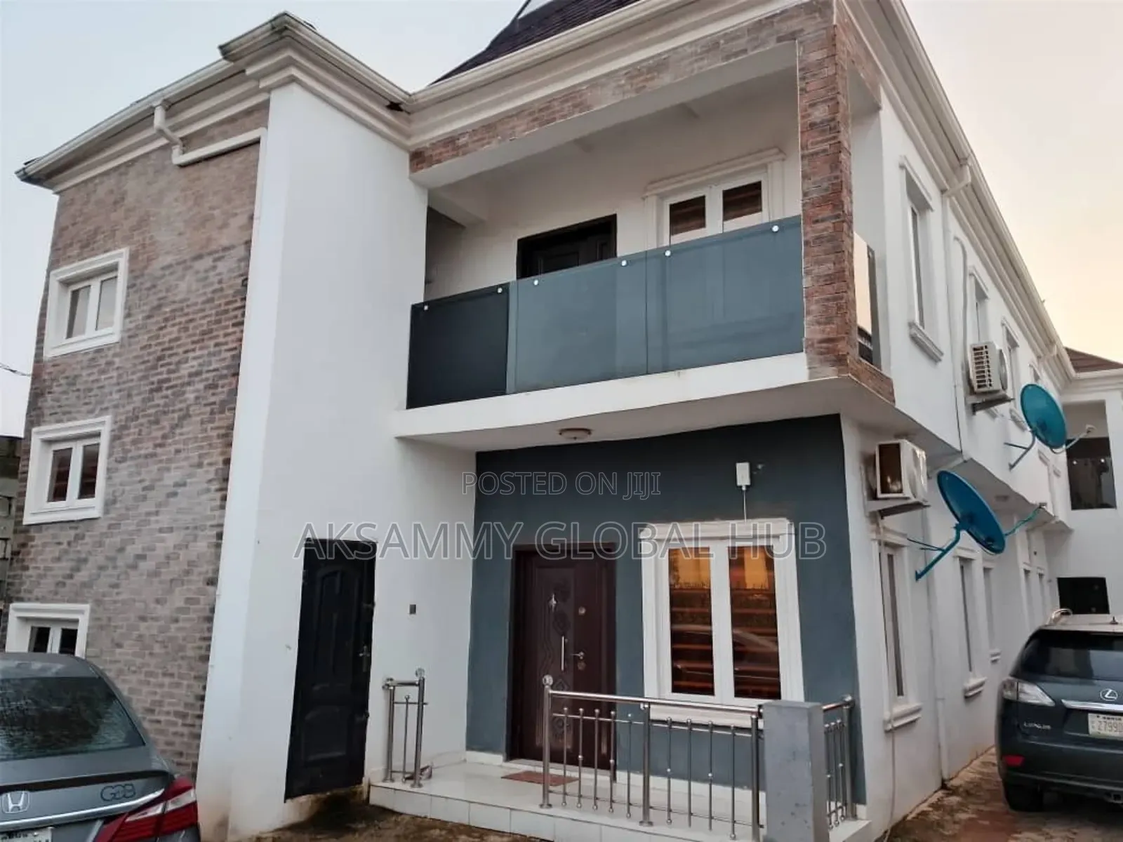 8bdrm Block of Flats in Bodija, Ibadan for sale in Ibadan