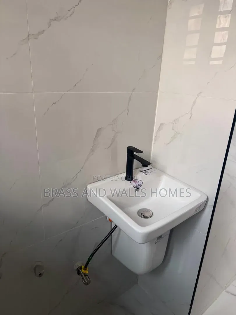 Furnished 4bdrm Duplex in Omole Phase 1 for sale in Omole Phase 1