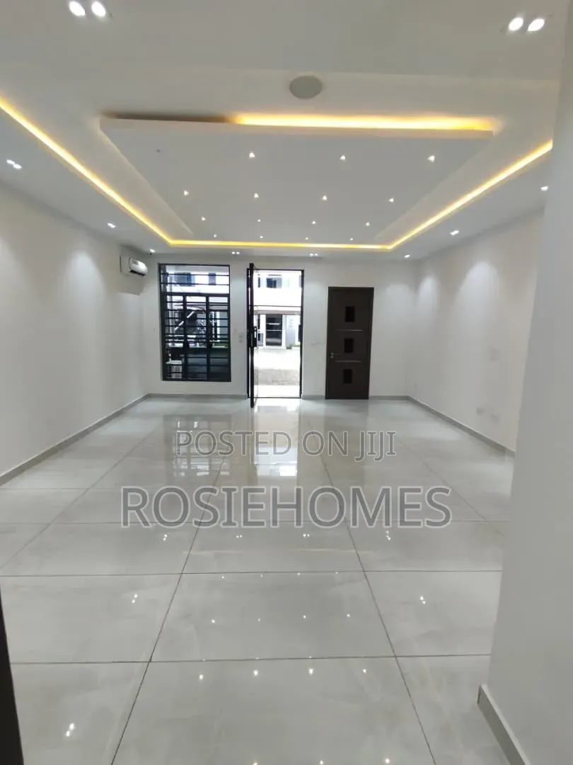 4bdrm Duplex in Light Estate, Adeola Odeku for rent in Adeola Odeku