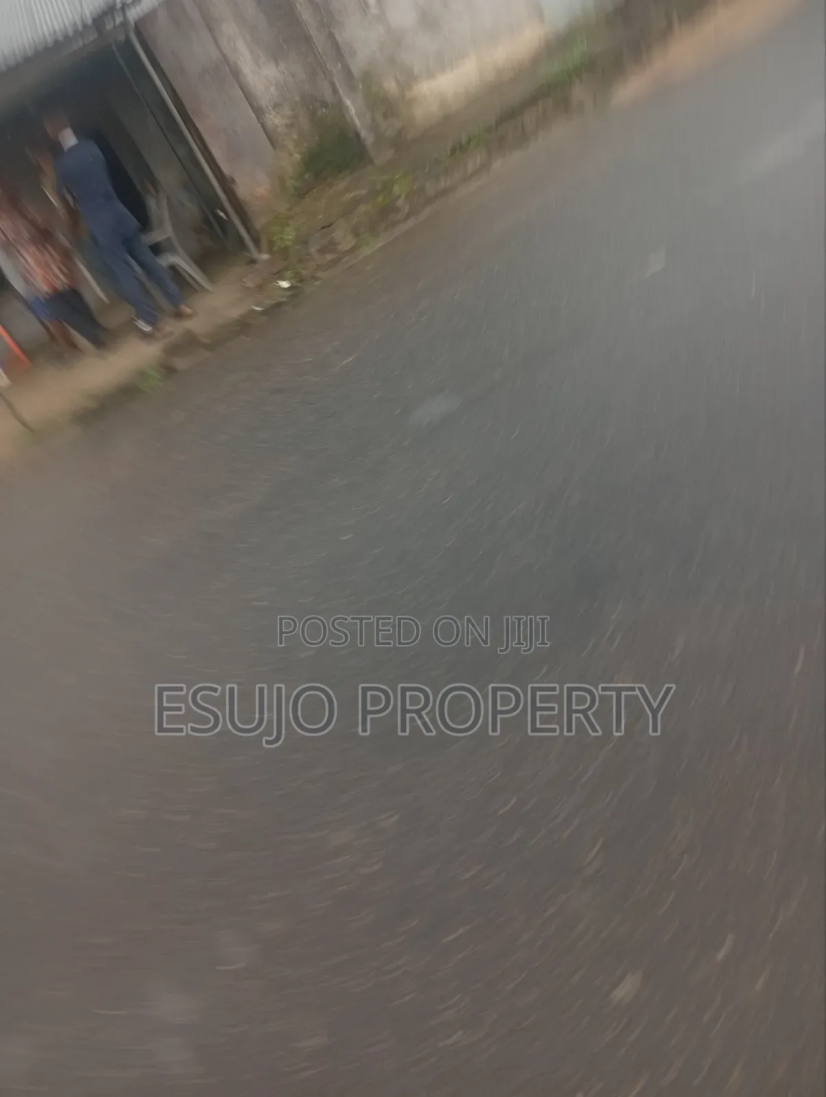 10bdrm Bungalow in Ekpri Nsukara, Uyo for sale in Uyo