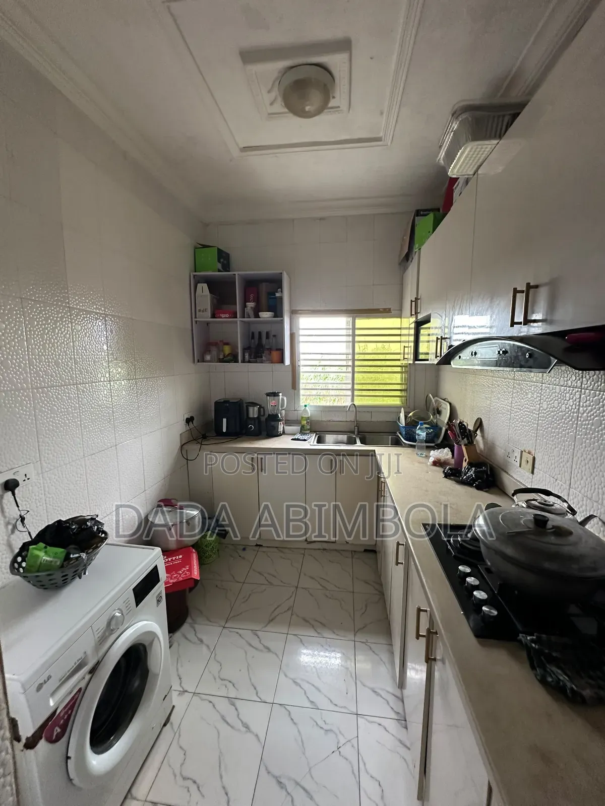 3bdrm Apartment in Lekki Paradise 3, Chevron for rent in Chevron
