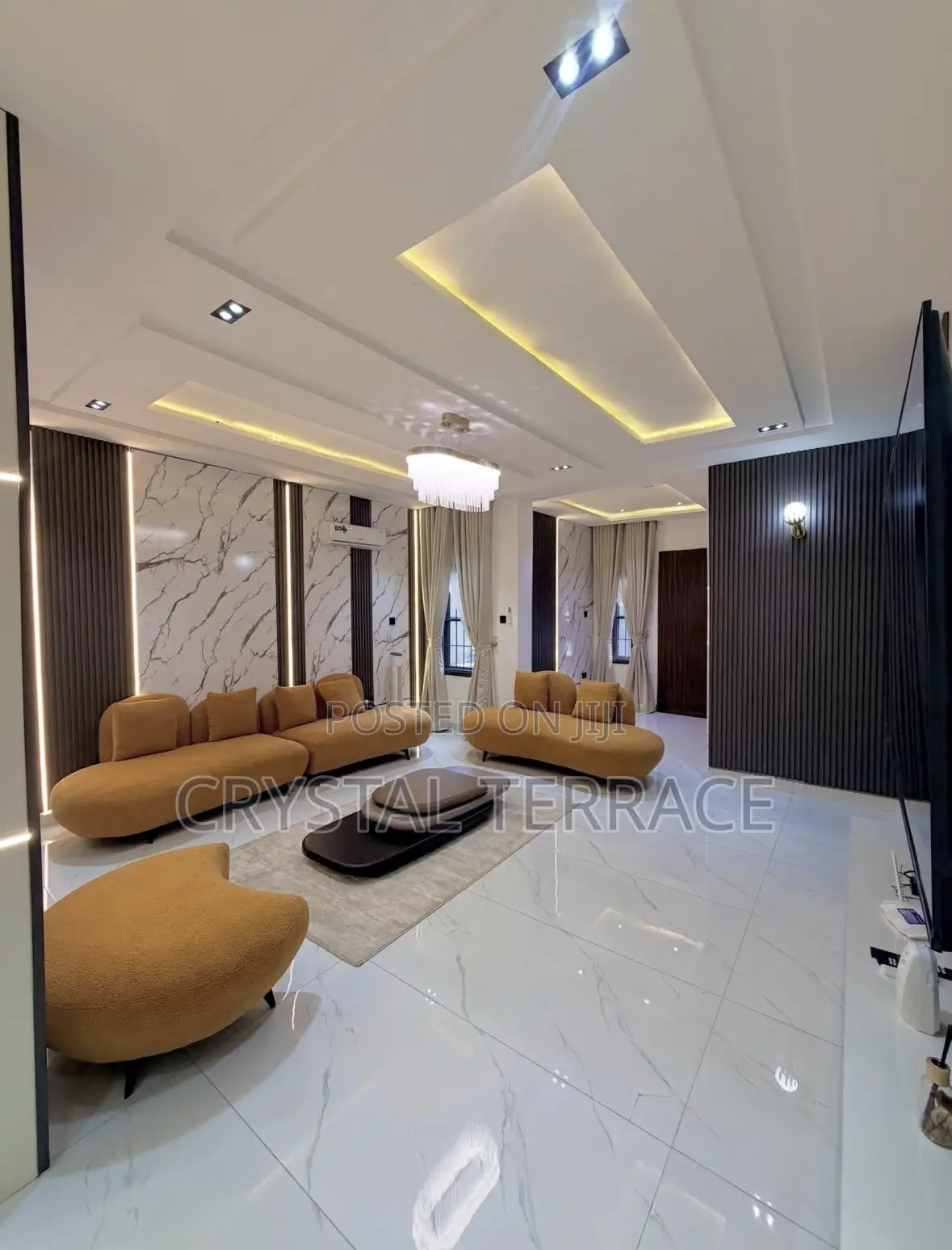 Luxirious 4 Bedroom Duplex Admiralty Way in Lekki Phase 1