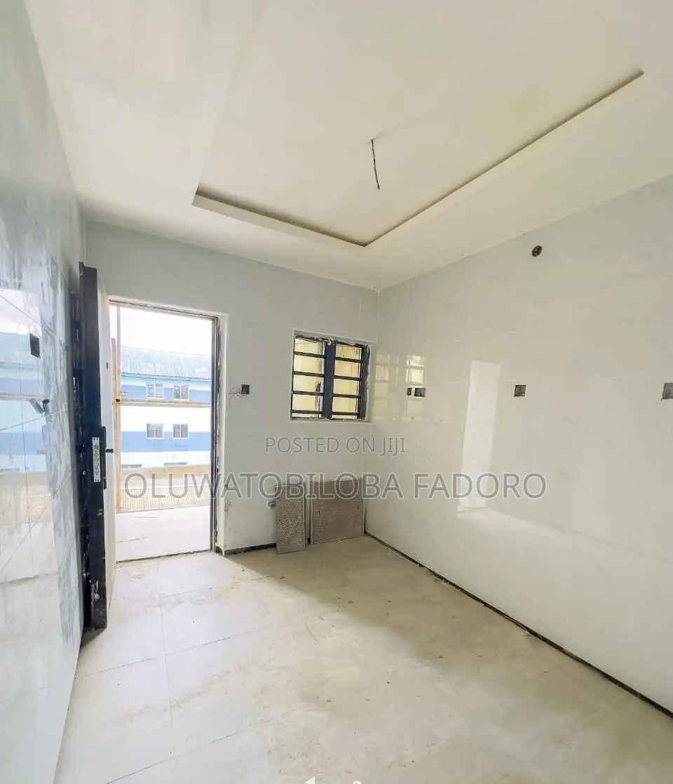 3bdrm Apartment in Iseri Olofin for sale in Iseri Olofin