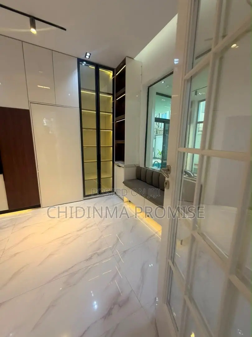 6bdrm Duplex in Apo for sale in Apo Resettlement