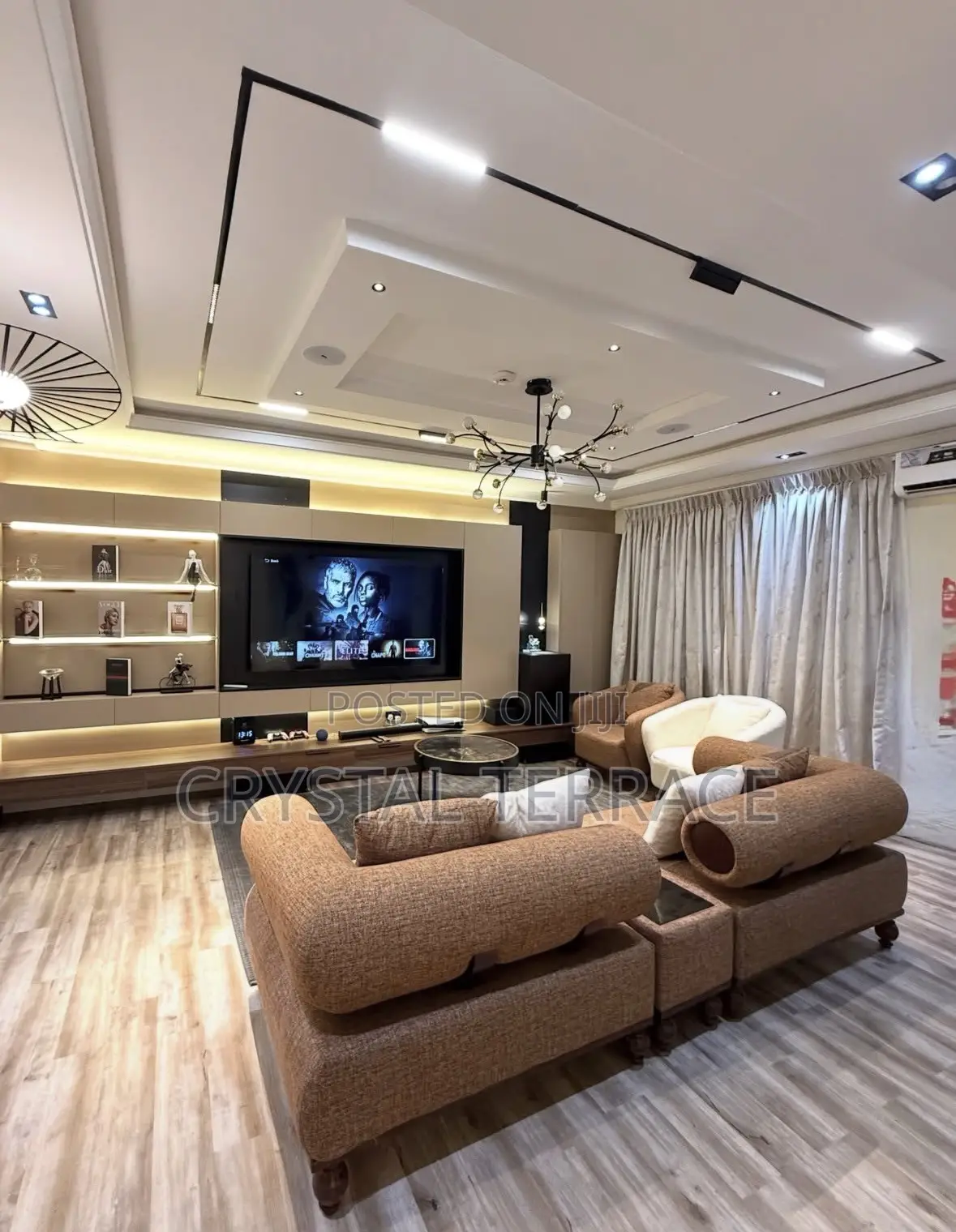 Cozy Luxury One Bedroom Apartment Shortlet Admiralty Way in Lekki Phase 1