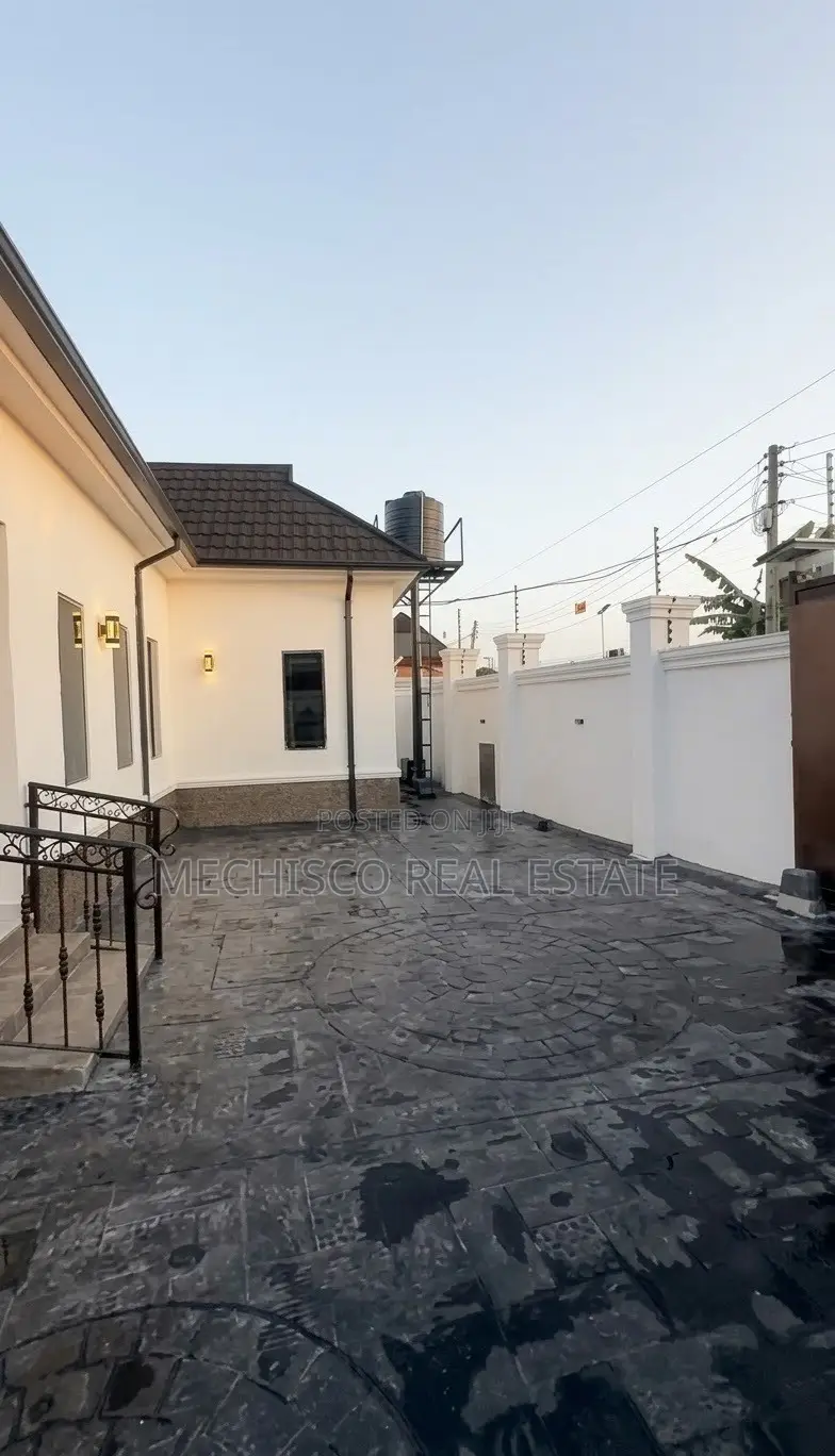 3bdrm Bungalow in Obio-Akpor for sale in Obio-Akpor