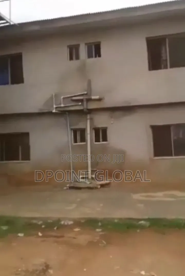 10bdrm Block of Flats in In Estate, Baruwa for sale in Baruwa