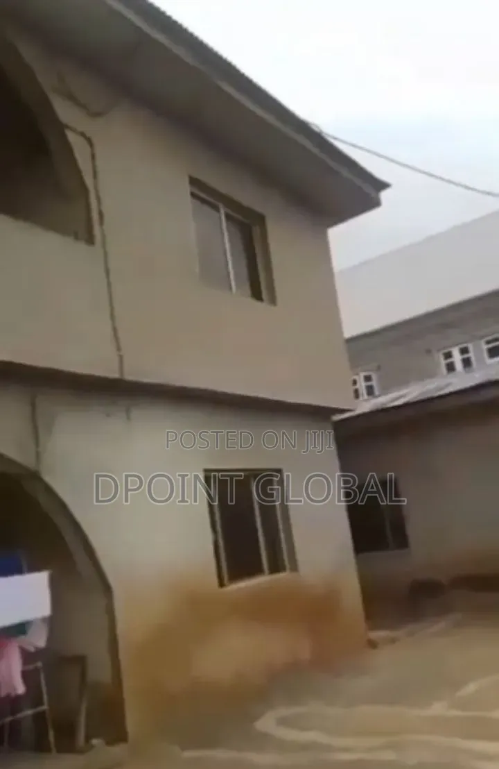 10bdrm Block of Flats in In Estate, Baruwa for sale in Baruwa