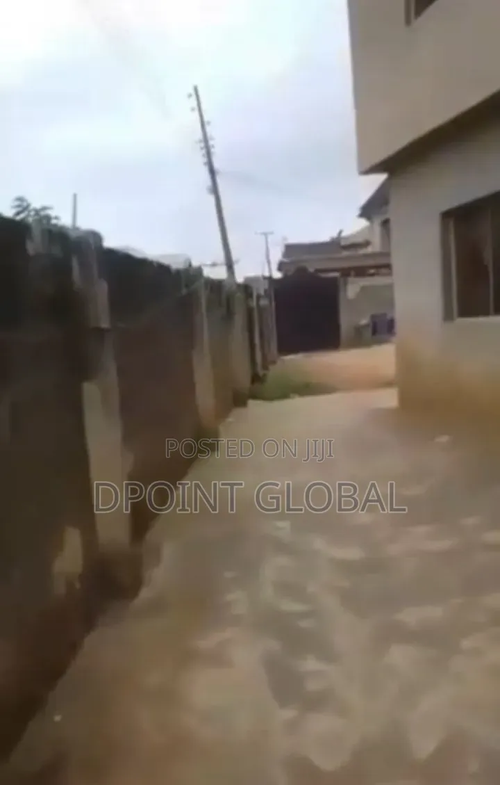 10bdrm Block of Flats in In Estate, Baruwa for sale in Baruwa