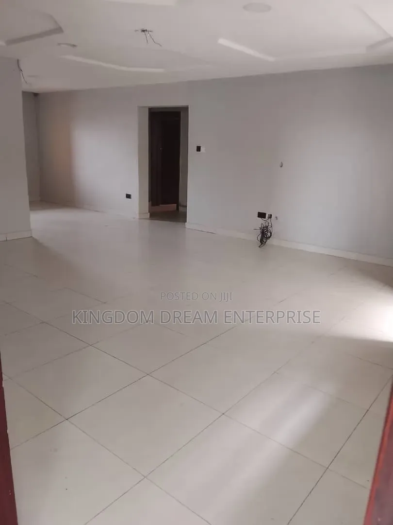 3bdrm Townhouse / Terrace in Bera Estate Chevron for rent in Chevron