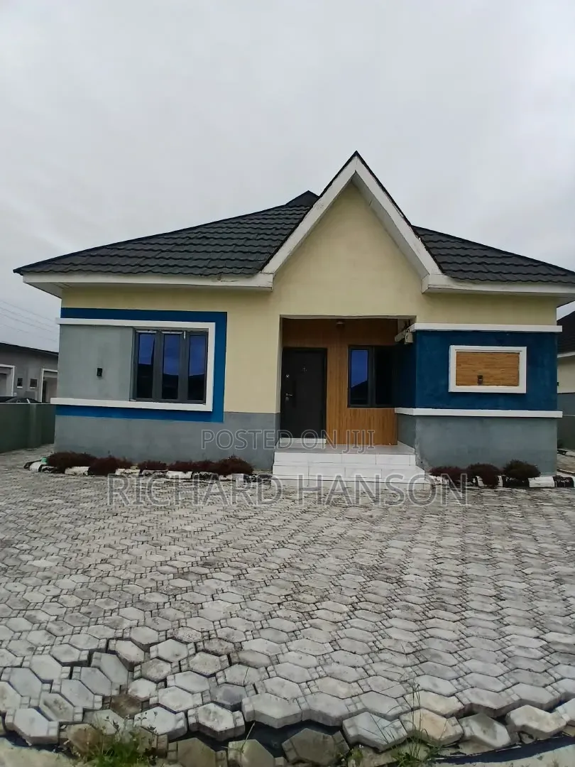 3bdrm Bungalow in Peak, Awoyaya for sale in Awoyaya