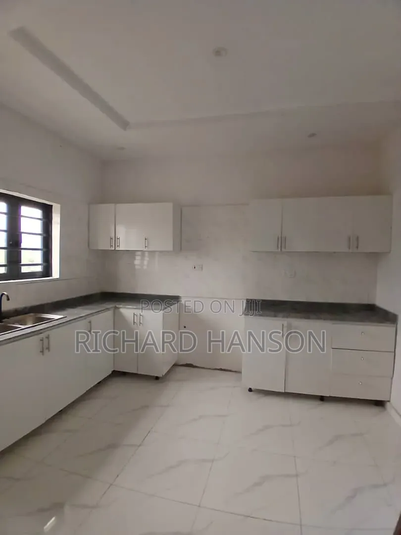 3bdrm Bungalow in Peak, Awoyaya for sale in Awoyaya