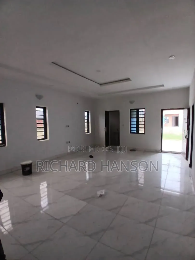 3bdrm Bungalow in Peak, Awoyaya for sale in Awoyaya