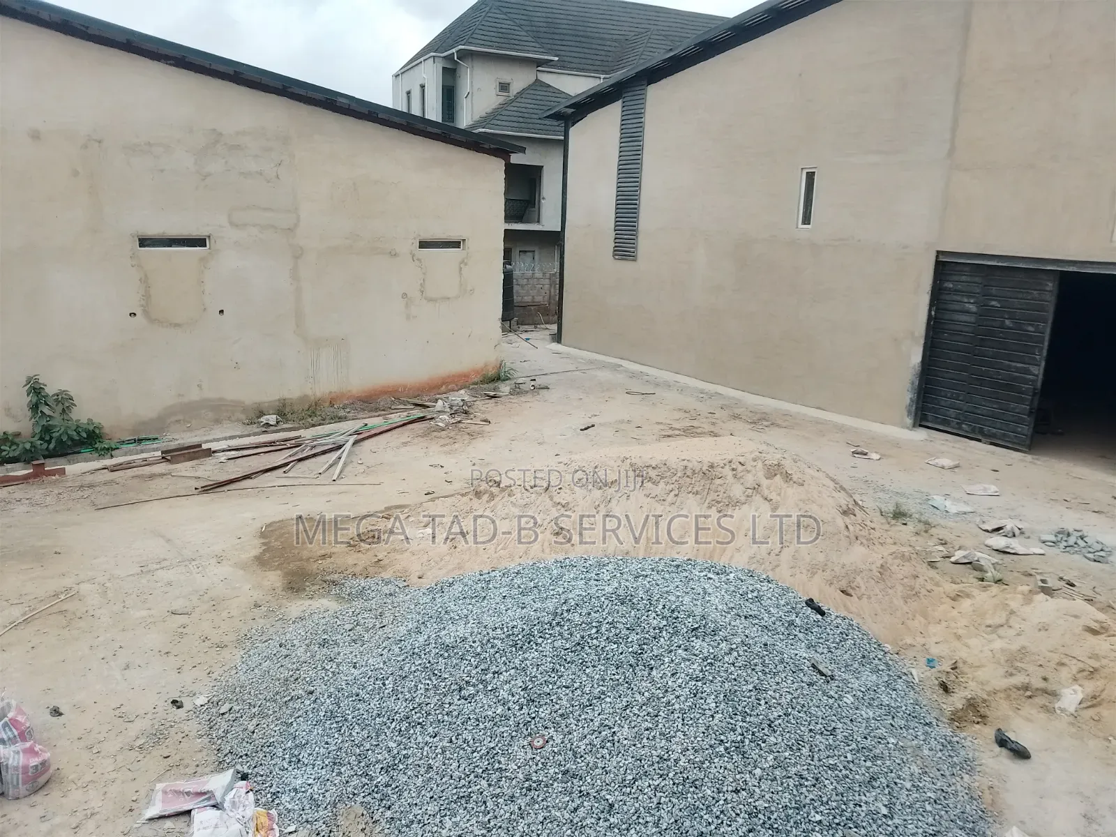 Warehouse for Lease in Berger