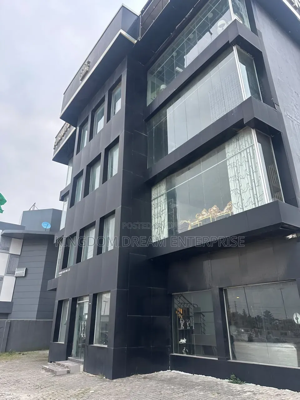 Open Plan Spaces of 500sqm Lekki Epe Expressway in Ajiwe