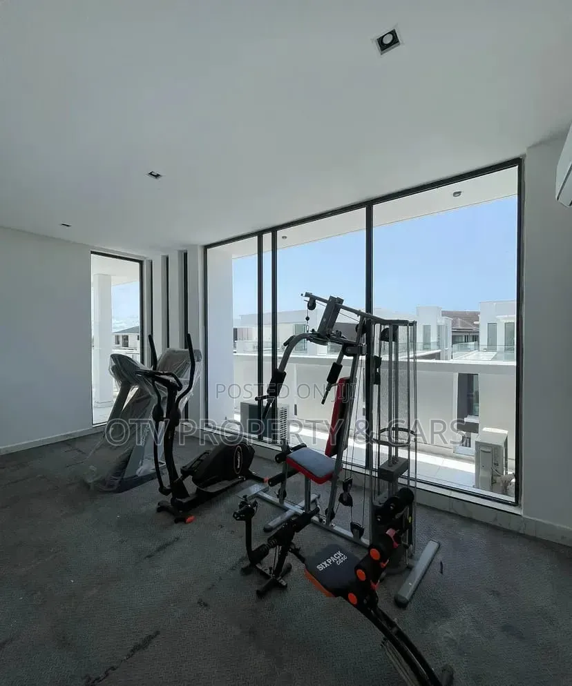 5bdrm Duplex in Osapa london for sale in Osapa london