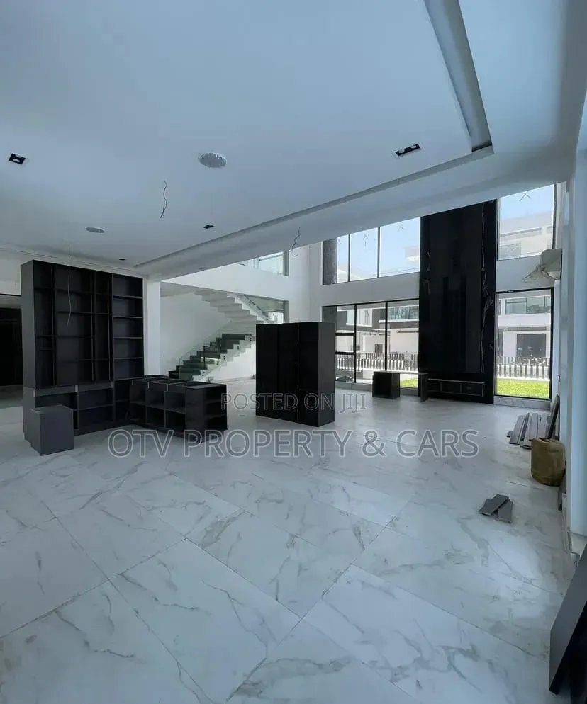 5bdrm Duplex in Osapa london for sale in Osapa london