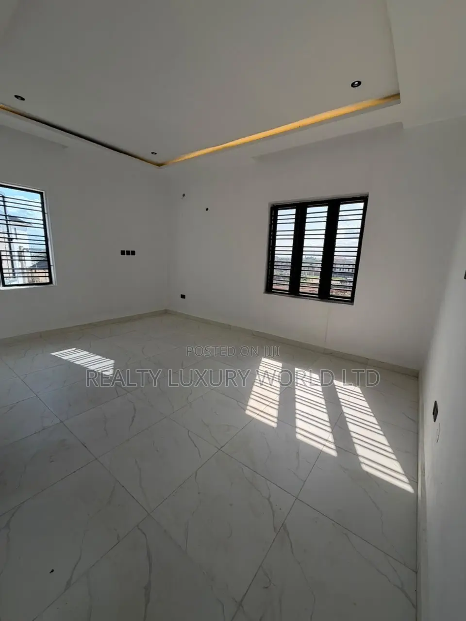 3bdrm Townhouse/Terrace in Wuye for sale in Wuye