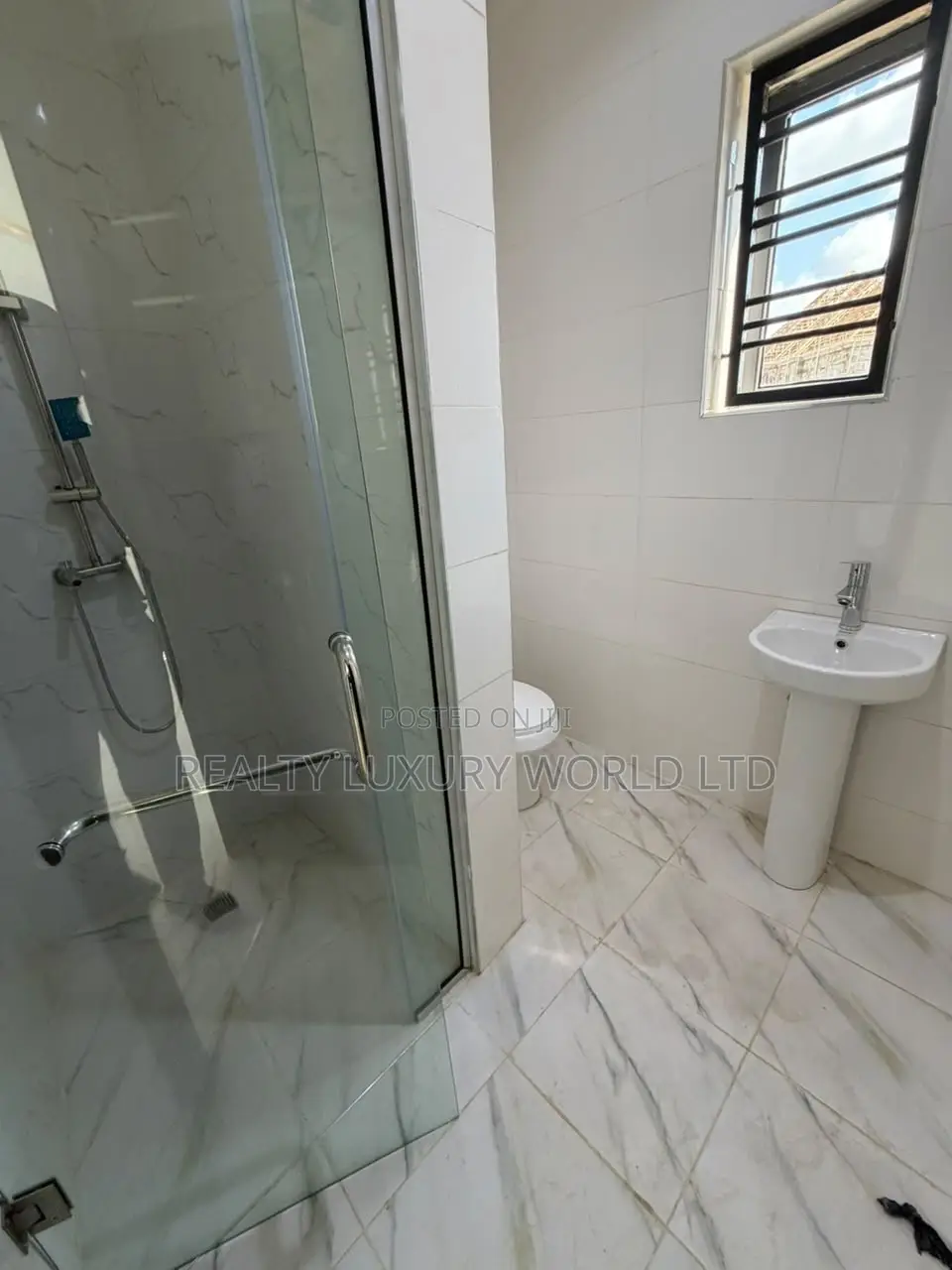 3bdrm Townhouse/Terrace in Wuye for sale in Wuye