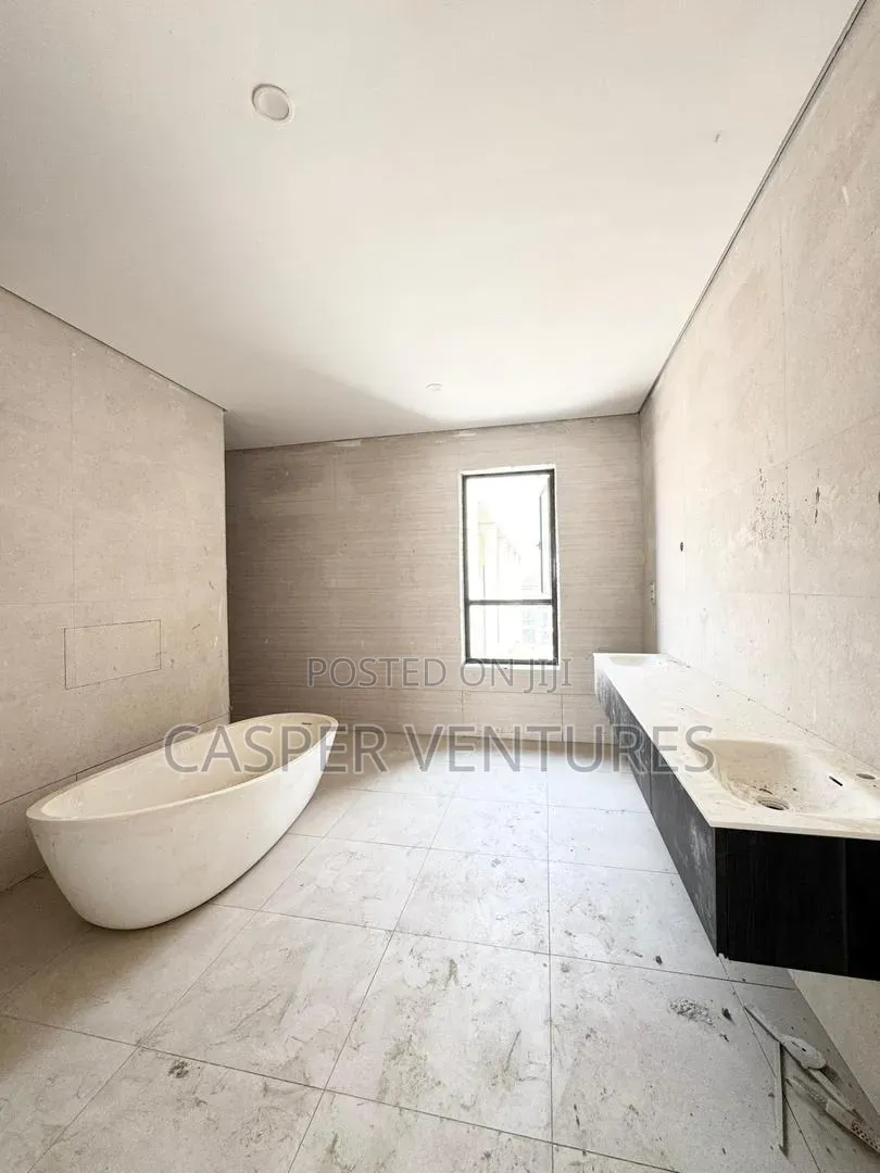 6bdrm Duplex in Banana Island for sale in Banana Island