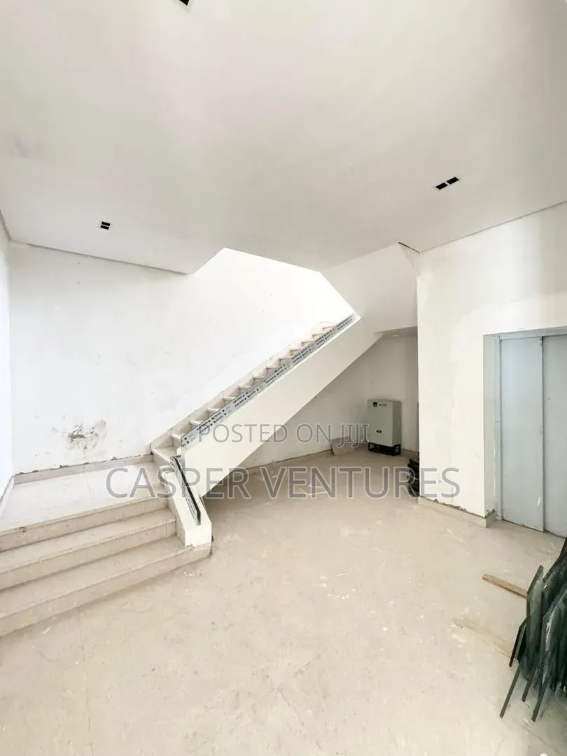 6bdrm Duplex in Banana Island for sale in Banana Island