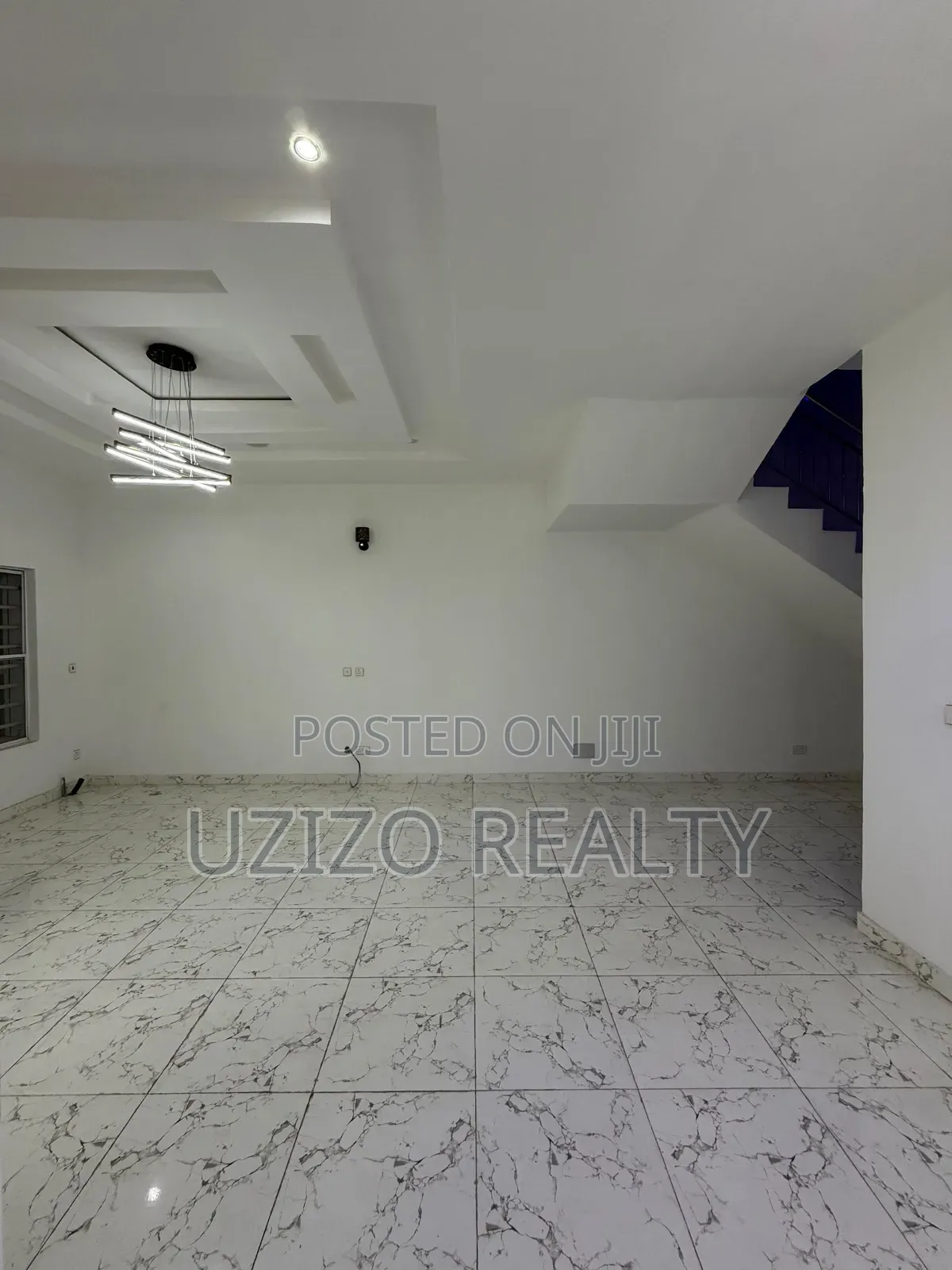 4bdrm Duplex in Chevron for sale in Chevron