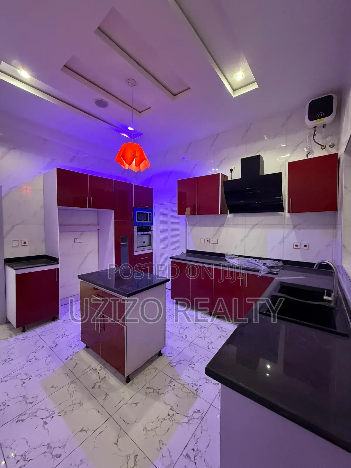 4bdrm Duplex in Chevron for sale in Chevron