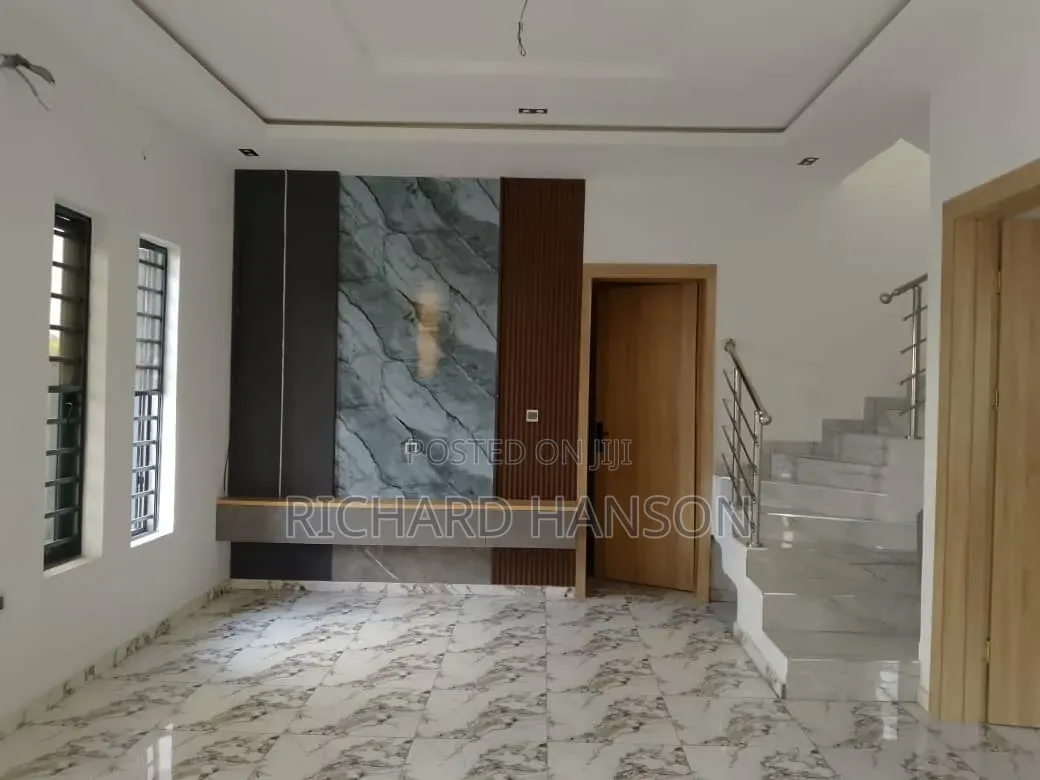 5bdrm Duplex in Secured, Abraham Adesanya Estate for sale in Abraham Adesanya Estate