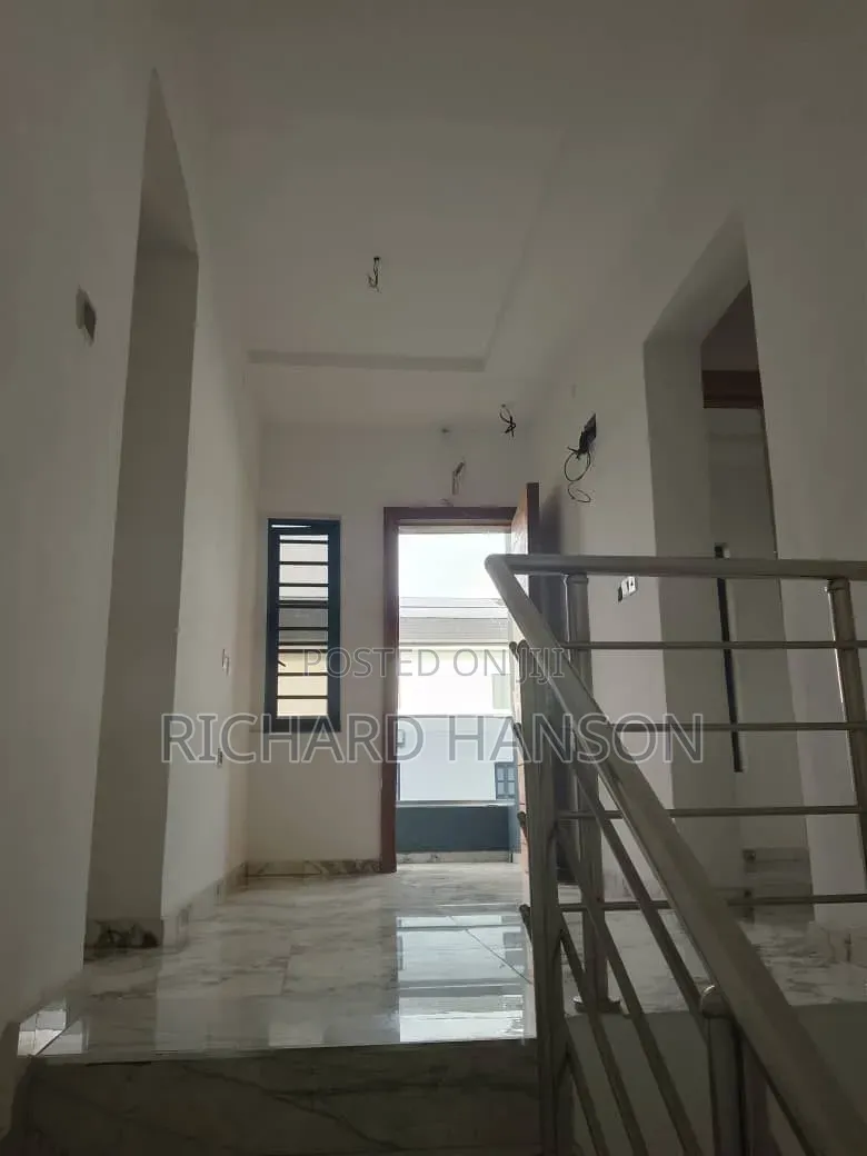 5bdrm Duplex in Secured, Abraham Adesanya Estate for sale in Abraham Adesanya Estate