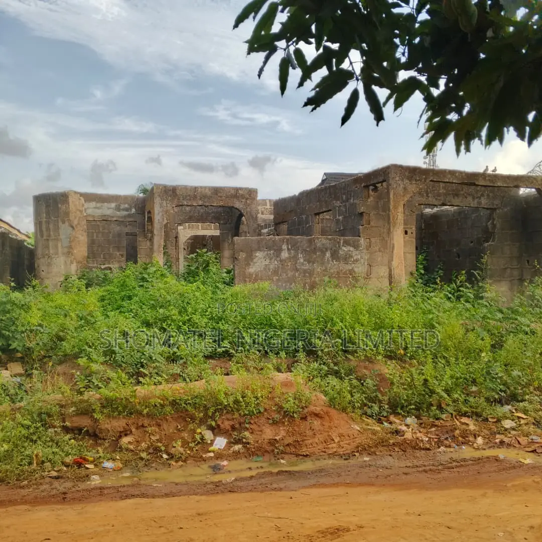 3bdrm Bungalow in Asbestos Area Before for sale in Ayobo