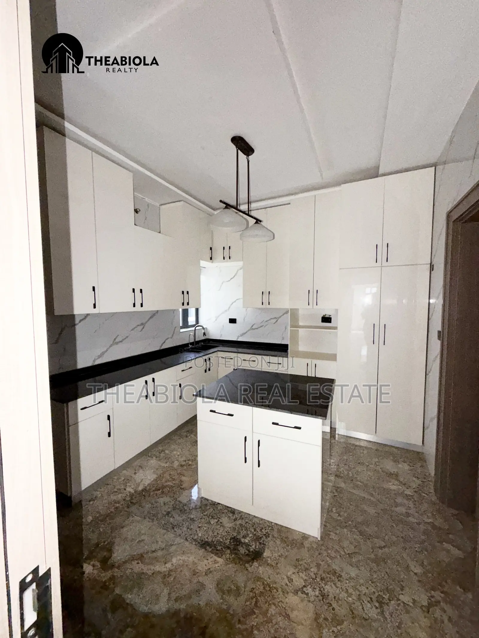 4bdrm Duplex in Guzape, Abuja for sale in Guzape District