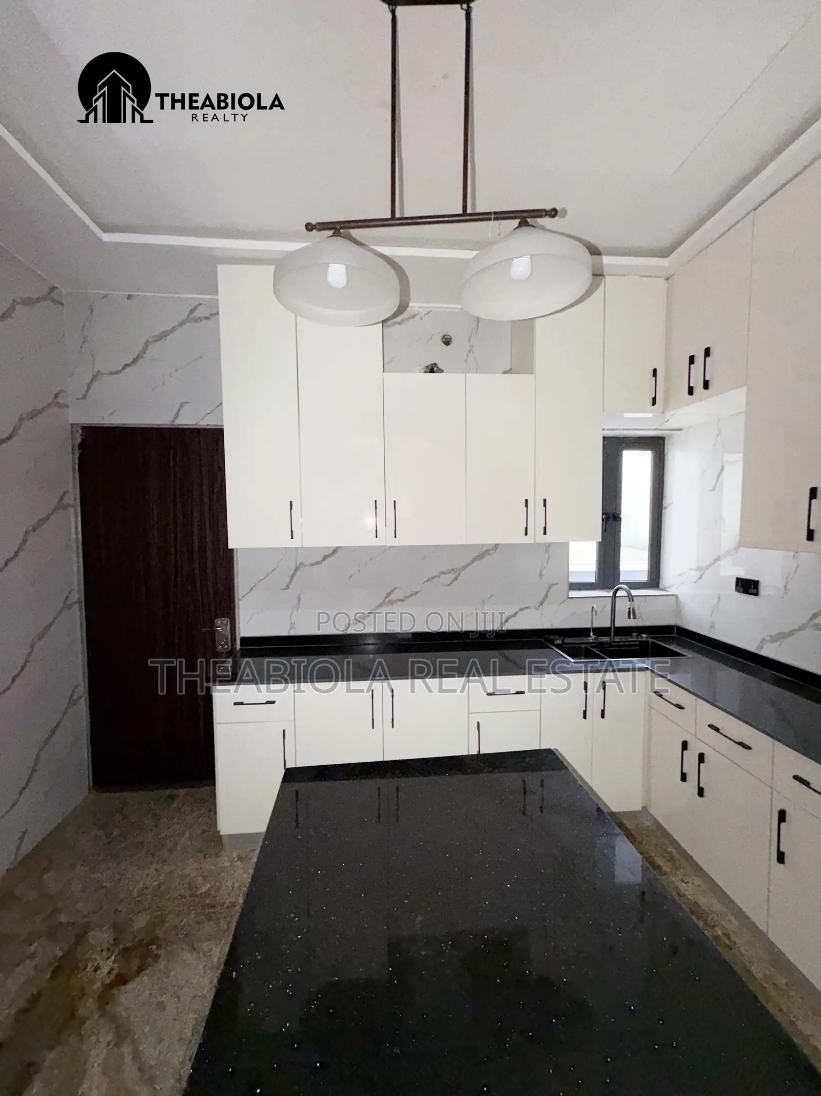 4bdrm Duplex in Guzape, Abuja for sale in Guzape District