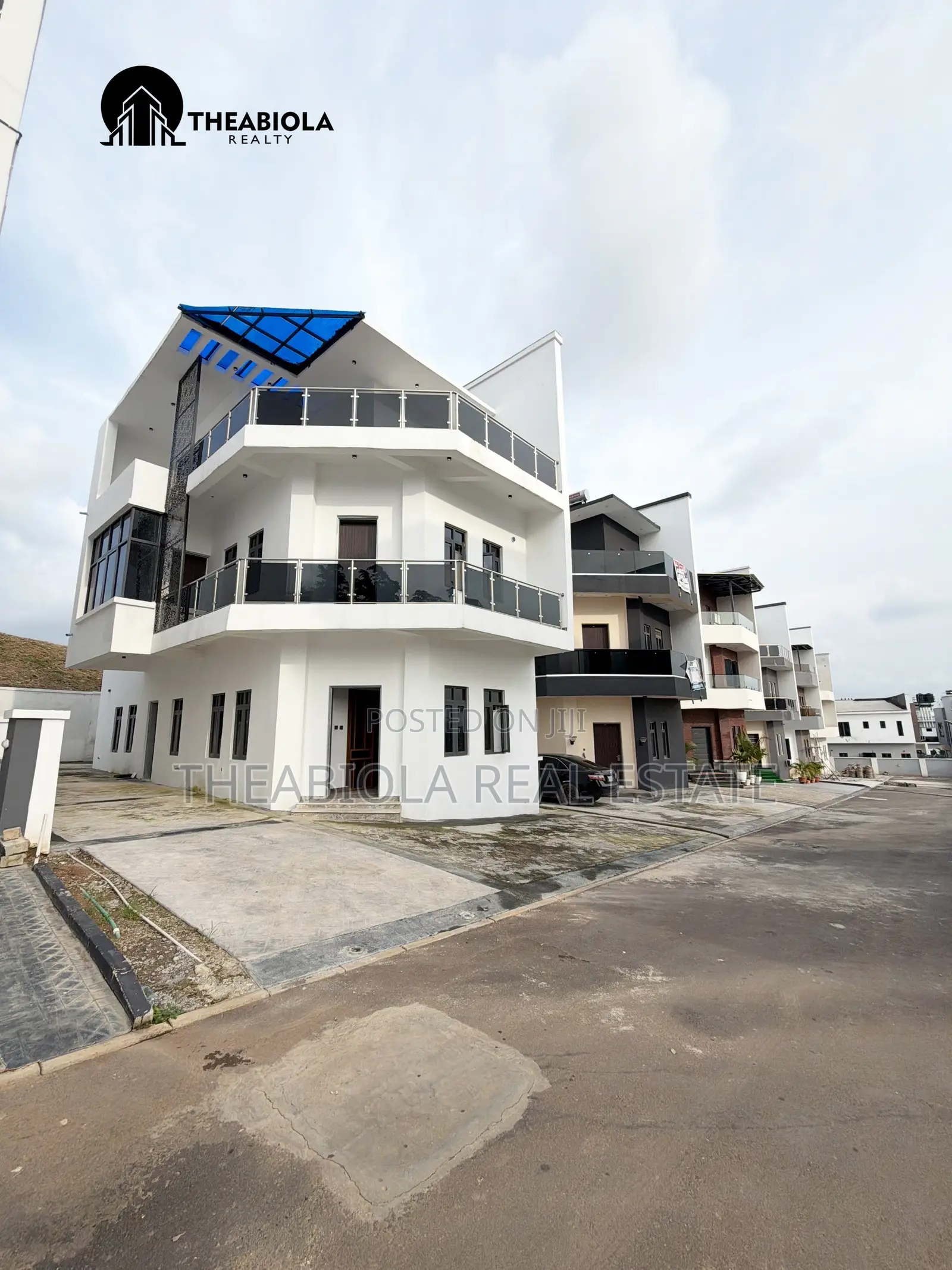 4bdrm Duplex in Guzape, Abuja for sale in Guzape District