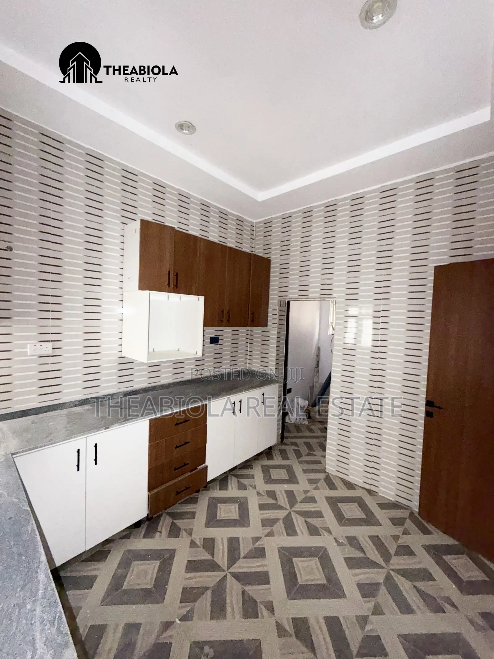 4bdrm Duplex in Guzape, Abuja for sale in Guzape District