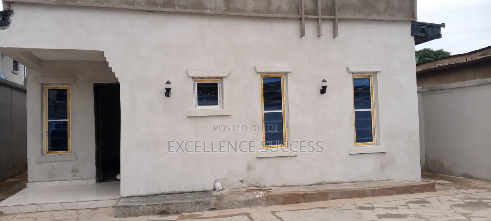 2bdrm Bungalow in Governor Ikotun, College for sale in College