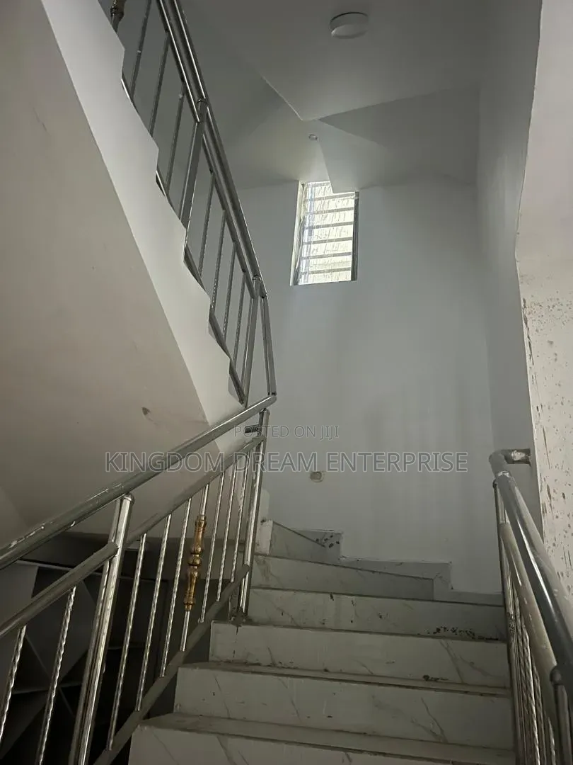 5bdrm Duplex in Adeniyi Jones Ikeja for sale in Adeniyi Jones