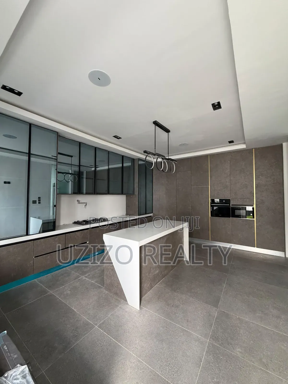 5bdrm Duplex in Ikate for sale in Ikate