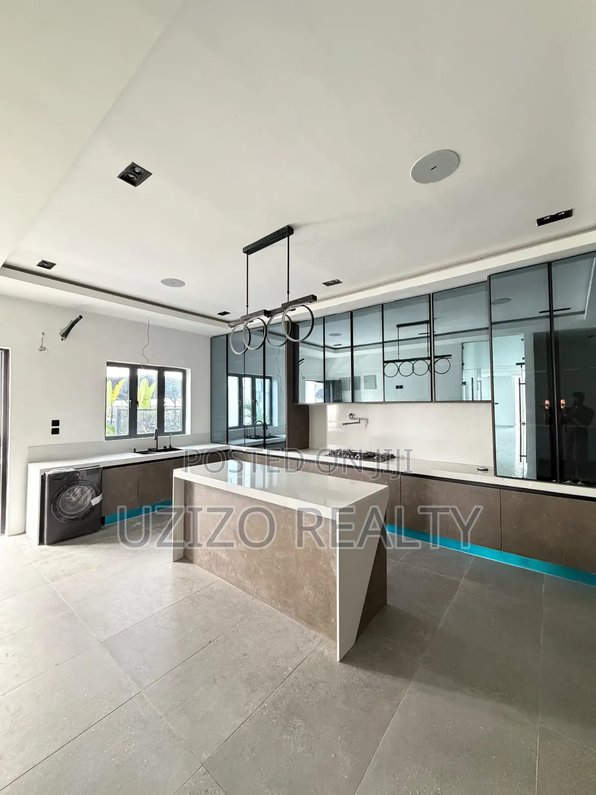 5bdrm Duplex in Ikate for sale in Ikate