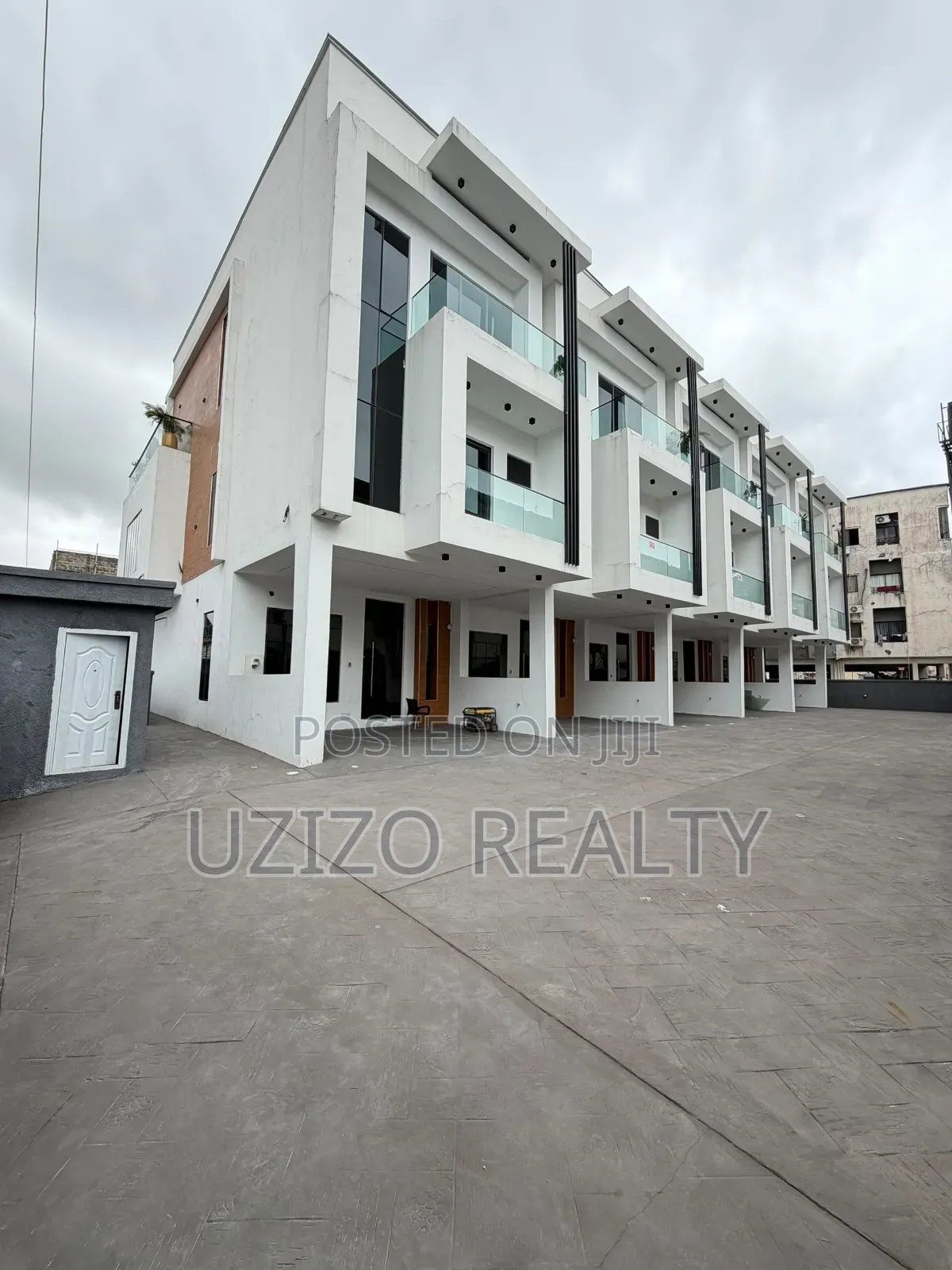 4bdrm Duplex in Osapa for sale in Osapa london