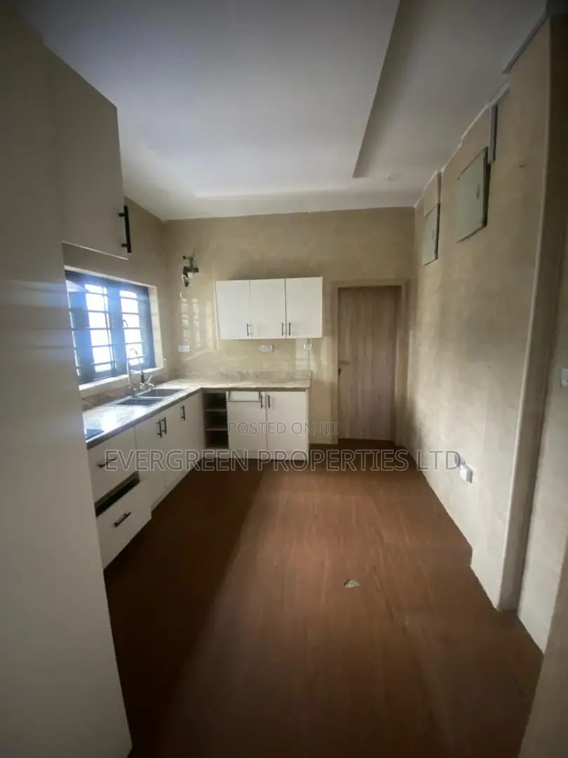 4bdrm Townhouse / Terrace in Adeola Odeku for rent in Adeola Odeku