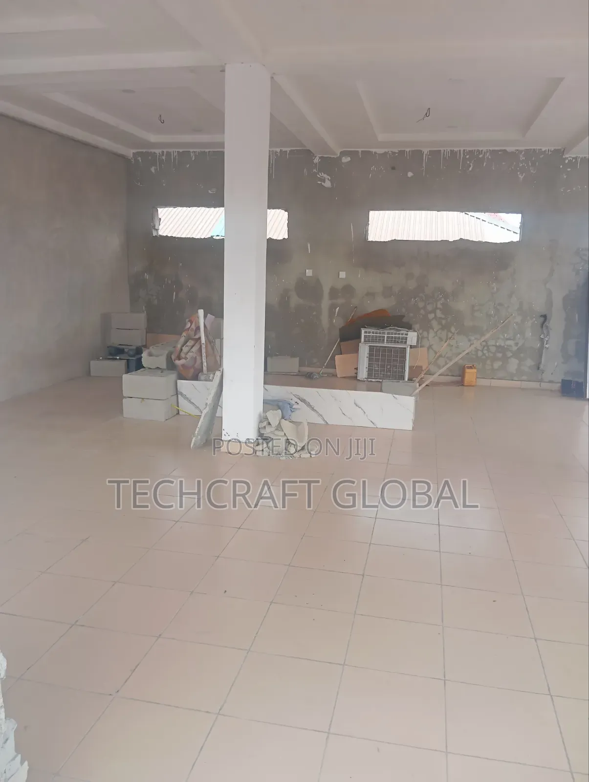 Very Massive Over 80sqm Shop to Let Directly Facing the Express in Sangotedo