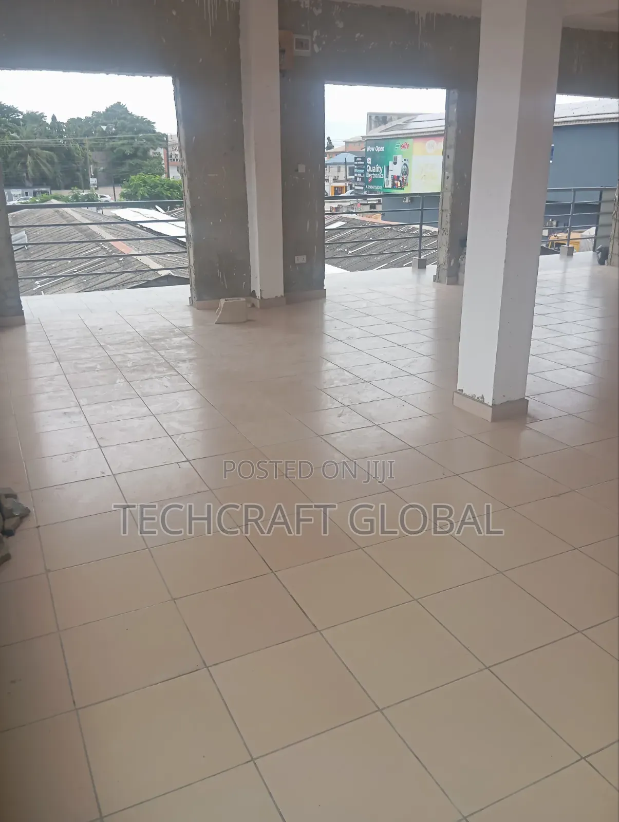 Very Massive Over 80sqm Shop to Let Directly Facing the Express in Sangotedo